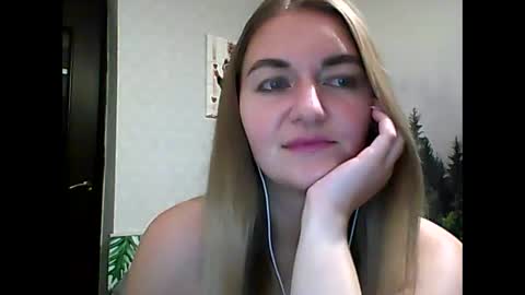 Snapshot of candyolime chatting on September 30, 2025, 8:36 pm Daisy online show from September 30, 2025, 8:36 pm