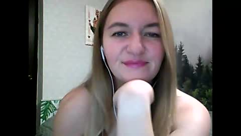 Snapshot of candyolime chatting on October 16, 2025, 10:11 pm Daisy online show from October 16, 2025, 10:11 pm