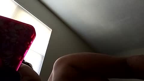 Snapshot of candyredxo2024 chatting on October 31, 2025, 5:25 pm candyredxo2024 online show from October 31, 2025, 5:25 pm