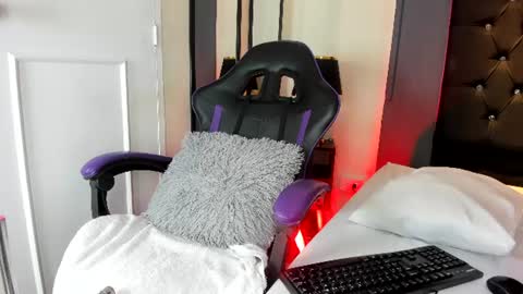 Snapshot of candyrose__ chatting on July 27, 2026, 12:01 pm candyrose__ online show from July 27, 2026, 12:01 pm
