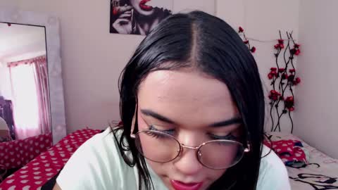 candyy_doll_ online show from April 22, 2026, 8:43 pm