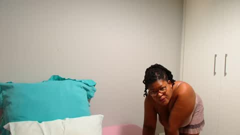 candyyumsaerolaxx online show from July 7, 2026, 6:05 am