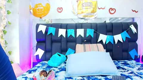 Aura  online show from September 29, 2025, 11:59 am