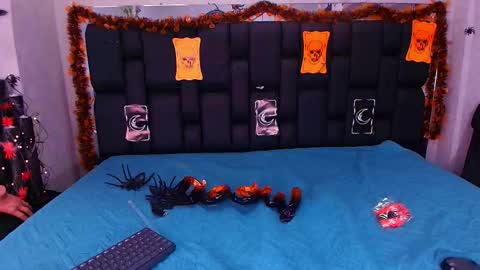 Aura  online show from October 14, 2025, 11:55 am