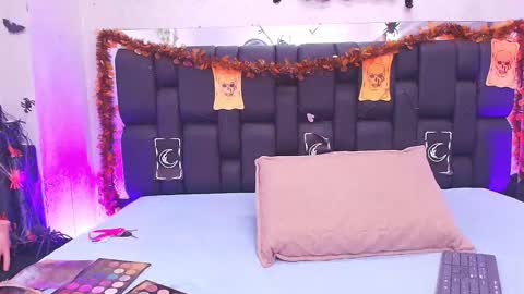 Aura  online show from October 22, 2025, 11:54 am