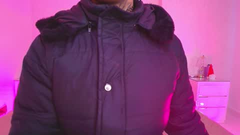 Aura  online show from November 21, 2025, 11:53 am