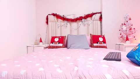 Aura  online show from November 24, 2025, 11:54 am