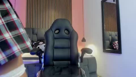 Canela online show from November 27, 2025, 11:07 pm