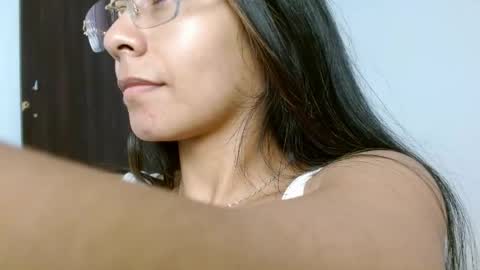 Snapshot of cannela_sweett chatting on May 9, 2026, 2:44 pm cannela sweet online show from May 9, 2026, 2:44 pm