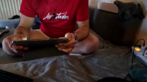 capoo24 online show from December 25, 2024, 2:03 am