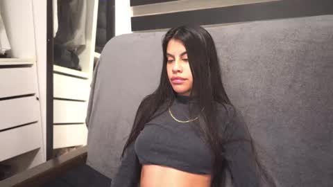 Snapshot of capriciousqueen chatting on December 22, 2025, 4:31 am Miyah online show from December 22, 2025, 4:31 am