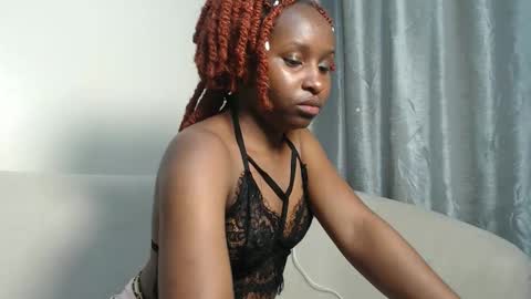 Snapshot of caramel_chocolate01 chatting on November 6, 2025, 8:32 pm caramel online show from November 6, 2025, 8:32 pm