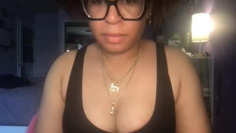 caramelmina online show from April 19, 2026, 6:54 pm