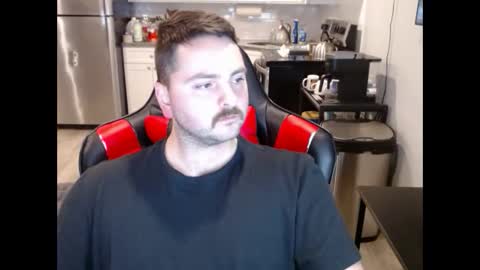 Snapshot of cardi_beans chatting on October 28, 2025, 5:26 pm cardi_beans online show from October 28, 2025, 5:26 pm