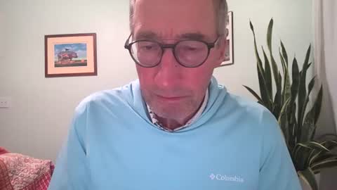 Caressluving online show from August 8, 2026, 5:09 am