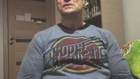 Laz online show from November 4, 2025, 5:01 pm