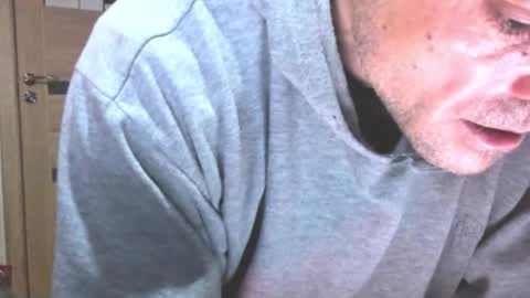 Laz online show from November 26, 2025, 2:01 am