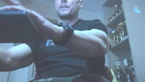 Laz online show from April 8, 2026, 5:07 am