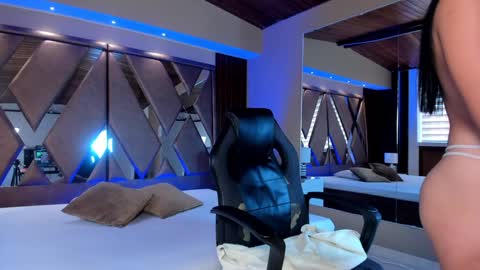 Snapshot of carina_rossi chatting on January 31, 2025, 6:14 pm Carina online show from January 31, 2025, 6:14 pm