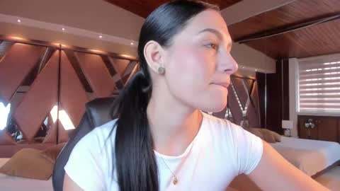 Snapshot of carina_rossi chatting on December 4, 2025, 12:58 pm Carina online show from December 4, 2025, 12:58 pm