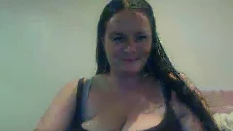 carinabro10 online show from September 30, 2025, 9:25 am