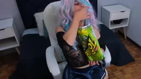 Snapshot of carinasommers chatting on November 3, 2025, 2:13 am CARINA  online show from November 3, 2025, 2:13 am