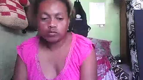 Snapshot of carinesexy69 chatting on December 7, 2024, 8:00 am carinesexy69 online show from December 7, 2024, 8:00 am