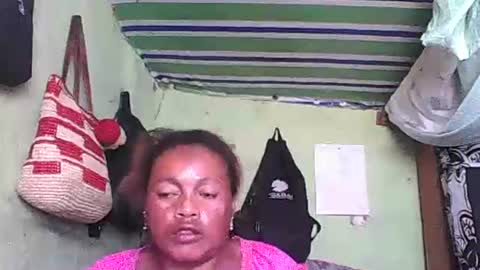 Snapshot of carinesexy69 chatting on December 7, 2024, 11:29 am carinesexy69 online show from December 7, 2024, 11:29 am