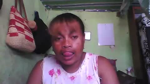 Snapshot of carinesexy69 chatting on December 13, 2024, 10:19 am carinesexy69 online show from December 13, 2024, 10:19 am