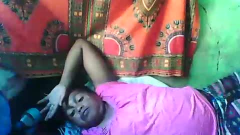 Snapshot of carinesexy69 chatting on December 21, 2024, 7:24 am carinesexy69 online show from December 21, 2024, 7:24 am