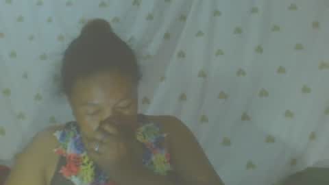 Snapshot of carinesexy69 chatting on October 23, 2025, 10:58 am carinesexy69 online show from October 23, 2025, 10:58 am