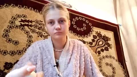 Kira online show from April 23, 2026, 2:57 am