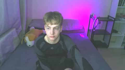 Snapshot of carl_kvirrr chatting on December 17, 2024, 1:16 pm Carl online show from December 17, 2024, 1:16 pm