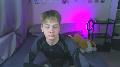 Snapshot of carl_kvirrr chatting on December 18, 2024, 5:00 pm Carl online show from December 18, 2024, 5:00 pm