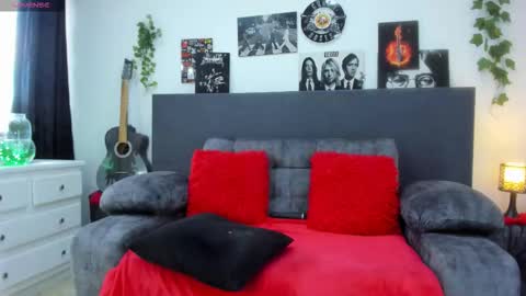 Carla online show from October 5, 2025, 9:24 pm