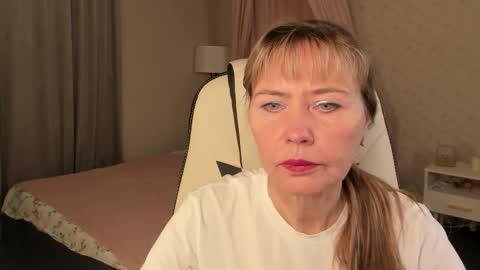 Carla Vogue online show from November 5, 2025, 3:17 am