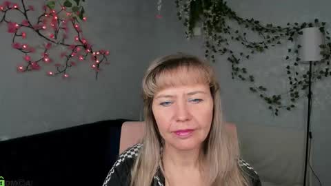 Carla Vogue online show from December 1, 2025, 10:53 am