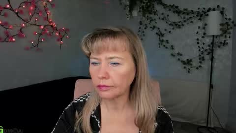 Carla Vogue online show from December 2, 2025, 9:58 am