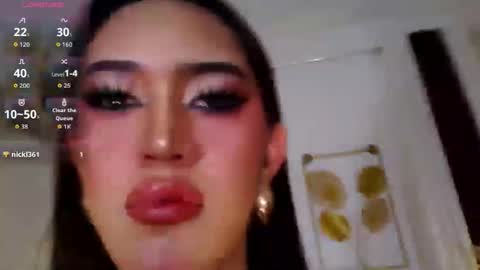 CARLA online show from October 9, 2025, 3:21 pm