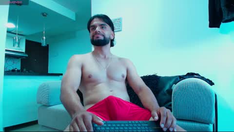 sebasfit online show from November 7, 2025, 10:43 pm