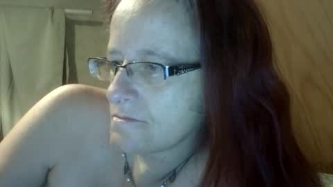 carleeswoman08 online show from April 20, 2026, 11:13 am