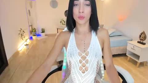 Snapshot of carleewinter chatting on June 22, 2026, 11:02 pm Alejandra online show from June 22, 2026, 11:02 pm