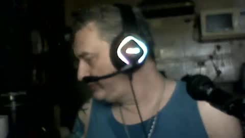 carlos712009 online show from February 24, 2026, 4:32 am