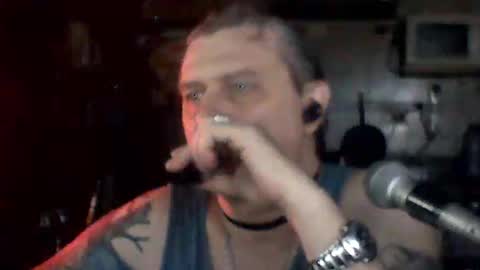 carlos712009 online show from April 18, 2026, 7:56 am