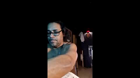 Snapshot of carloslove1972 chatting on February 4, 2026, 8:09 am carloslove1972 online show from February 4, 2026, 8:09 am