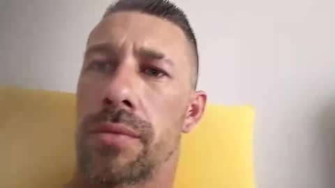 Snapshot of carlosrm440882 chatting on April 28, 2026, 2:00 pm carlosrm440882 online show from April 28, 2026, 2:00 pm