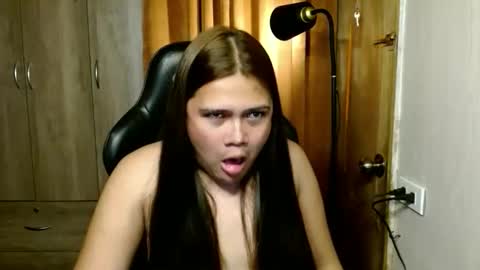 Carla online show from November 3, 2025, 7:48 pm