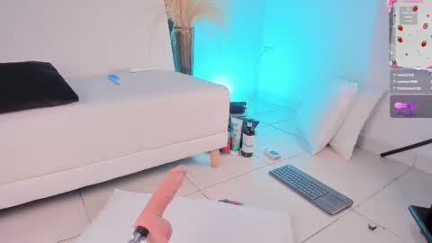 carly__lopez online show from May 27, 2026, 1:57 am