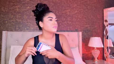 Carly Monroe  online show from November 11, 2025, 9:53 am