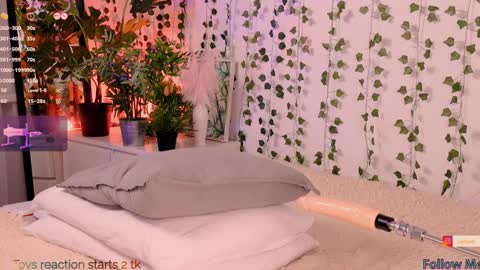 Snapshot of carlymilton chatting on January 31, 2025, 11:35 pm Carly online show from January 31, 2025, 11:35 pm